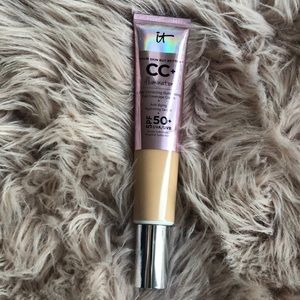 It CC plus illumination Foundation Medium Tan